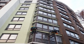 Установка крыши на балкон Сатка цена от 1050 руб. м/2.